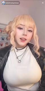 Multilingual Twitch Streamer: Hablando Español y Francés