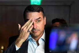 Flávio Bolsonaro tem obstáculos a vencer até as urnas
