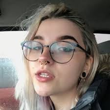 Allison Bullard's Instagram, Twitter & Facebook