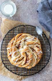 These cute and little vegan braided easter bread are the perfect sweet bread for your easter brunch with family and friends. Best Braided Cinnamon Bread I Heart Eating
