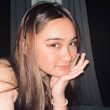 Here comes BeeBuyog! He is a Filipino gaming sensation known for his  hilarious and engaging Minecraft and Roblox content. With his energetic  personality and knack for creating fun series like Kadacraft, BeeBuYog