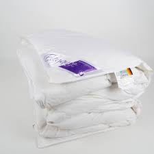 2 piumino 130 grammi di imbottitura al mq può essere usato anche singolarmente durante la stagione estiva. Piumone Bohmerwald Elegance 4 Stagioni Matrimoniale