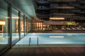 Living comedor, con acceso a amplia terraza, hermosa vista del jardín central. Patricia Campiglia Forum En Puerto Buceo Rambla Del Puerto Del Buceo