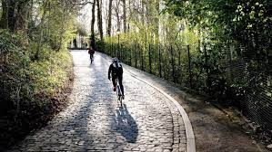 Tour des flandres 2019 cyclo bien choisir sa taille de tenue ekoï team ekoi delko marseille provence 2019 best new cycling helmets & shoe tech from the 2020 tour down under casques ekoi 19.04.07 en immersion avec le team den. Tour Des Flandres Cyclo Un Cyclotouriste D Une Cinquantaine D Annees S Effondre En Haut Du Mur De Grammont Et Doit Etre Reanime
