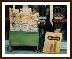 De: El Kiosko de Akela. EL CARRITO DE LOS 60 Analicemos este carrito de  mediados de los años 60, antecesor del pequeño kiosco de baratijas y  chucherias. Esta conocida imagen por muchos