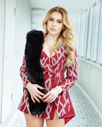 Hadise'nin açıklamaları ve ailesi ile ilgili merak edilen detaylar sizlerle. Hadise Kac Yasinda Hayranlari Soke Oldu