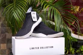 Indoor soccer shoes like the predator cleat feature a midfoot wrap for a snug fit, control embossing on the forefoot for enhanced control of the ball. Adidas Predator Tango 18 Tr Black Men S Fashion Footwear Sneakers On Carousell