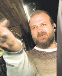 Yanlış anlaşılan bir iki kelimenin biraz ileri gitmesi bu olayı doğurdu. Kivanc Tatlitug Cildirdi Agabeyi Tugay Tatlitug Kameralara Saldirdi