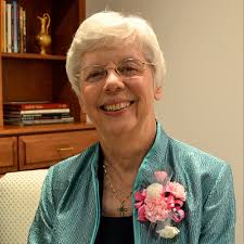 Della Meyer's Instagram, Twitter & Facebook