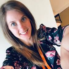 Lauren Thurber's Instagram, Twitter & Facebook