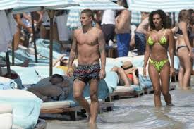 Jessica aidi parents si vous êtes un parent jessica eddy, vous savez déjà que le choix d'enseigner à votre enfant à la maison ou de l'envoyer à l'école publique est très difficile. Jessica Aidi Photos News And Videos Trivia And Quotes Famousfix
