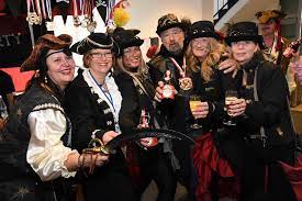 Grundlage unseres leitbildes ist unsere marke. Wipperfurth So Haben Die Firmen Weiberfastnacht Gefeiert Kolner Stadt Anzeiger