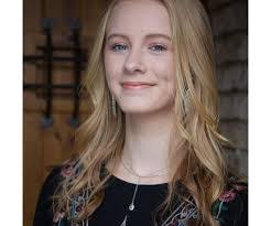 Justine Reeves's Instagram, Twitter & Facebook