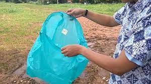 Ketika bahan bakarnya dinyalakan, lampion akan terisi udara dan melayang ke atas. Cara Menerbangkan Lampion Youtube