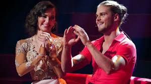 Ob beim emotionalen tanz für. Rurik Gislason Fan Reaktionen Machen Ihn Total Verlegen