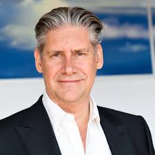 EasyJet CEO Johan Lundgren to step down next year