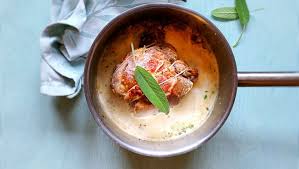 Der Samstags Oder Sonntagsbraten Von Unserer Kochin Verena Lugert Ist Eine Bayerisch Franzosische Kombination Schweinebraten Schweinebraten Rezept Essen Ideen