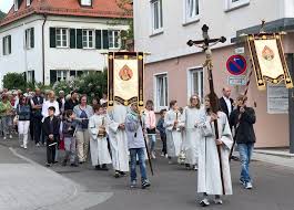 Autor campustv tübingen auf apr 26, 2018 1 / 5 wie wird christi himmelfahrt im christlichen sinne gefeiert? Familiengottesdienst An Christi Himmelfahrt Im Pfarrgarten Se Haertsfeld Kochertal