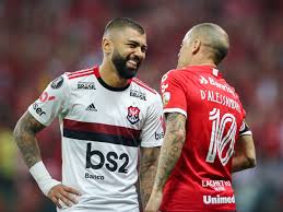 El goleador histórico en la copa libertadores es el ecuatoriano alberto spencer, quien anotó 54 goles casi todos en peñarol de uruguay. Brasileirao Como Modelo Campeao Explica Inter E Flamengo