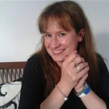 Jana Schüßler ist Floristin aus Leidenschaft. Mit ihrem Laden „Blumen am  Rathaus“ erfüllt sie sich in Eppertshausen ihren langjährigen Traum.