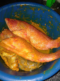 Tata ikan goreng dalam piring saji. Ikan Kerapu Goreng Berlada All About Love
