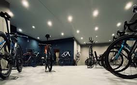 De 20 000 € à 100 000 € voire plus. Rochat Cycles Votre Magasin De Velo A Aubonne Geneve Rochat Cycles Sarl Aubonne Geneve Suisse Magasin De Velo Specialise Dans Le Sur Mesure Et Le Montage A La
