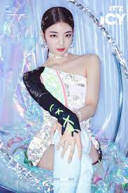 (i see that i'm icy) verse 1: It Z Icy Teaser Image Lia Itzy Kpop Girls Kpop Girl Groups