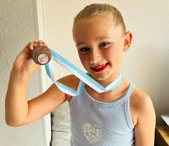 Chelis School of Dance‎