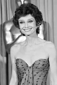 Capellii · audrey hepburn capelli corti · commenti · post popolari in questo blog · tagli capelli per viso lungo e magro · colore capelli castano . Audrey Hepburn I Beauty Look Piu Iconici Amica