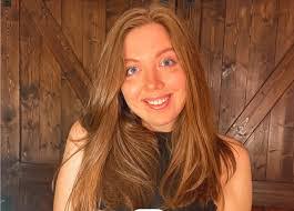 Kimberly Morse's Instagram, Twitter & Facebook