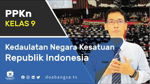 Ini dalam rangka menghadapi ancaman aktual untuk mempertahankan keutuhan negara kesatuan republik indonesia (nkri). Ppkn Kelas 9 Kedaulatan Negara Kesatuan Republik Indonesia Khudaeni M Youtube
