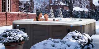 Vom letzten schnitt bis zum frostschutz erklären wir ihnen, wie sie den garten winterfest machen. Der Whirlpool Im Winter Optirelax Blog