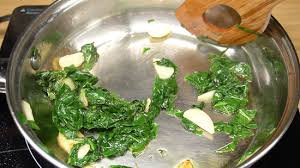 Masakan sayur bayam kuah bening menyegarkan. 4 Cara Untuk Memasak Bayam Wikihow