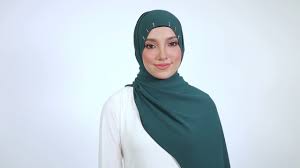This is naelofar hijab printed by toolsforfolks on vimeo, the home for high quality videos and the people who love them. Naelofar Mariposa Full Promo By Nh Prima International