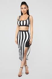 Black And White Crop Top And Skirt Set The Way You See Me Striped Skirt Set Black White Black And White Crop Tops Hijab Fashion Summer Stripe Skirt