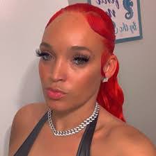 Raquel Trimble's Instagram, Twitter & Facebook