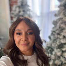 What are some recommendations for women's shelters and food resources?