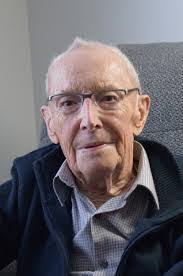 Summer Spence's Instagram, Twitter & Facebook