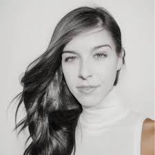 Hope Tuttle's Instagram, Twitter & Facebook