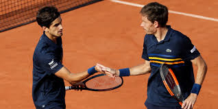 Base notes are amber, patchouli and castoreum. Roland Garros Les Resultats De La Journee De Jeudi