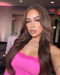 Bree Woods's Instagram, Twitter & Facebook