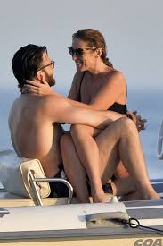 The relationship came out after numerous paparazzi and only recently both maria elena and giulio decided to talk about it openly. Who Is Maria Elena Boschi Dating Maria Elena Boschi Boyfriend Husband