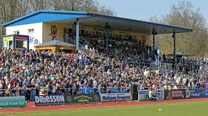 The home ground of viktoria berlin is the stadion lichterfelde. Rl Nordost Viktoria Berlin Sturmt Neustrelitzer Festung Dfb Deutscher Fussball Bund E V