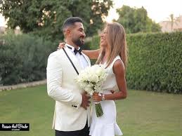 تزوج أمس الفنان أحمد سعد من مصممة الأزياء علياء بسيونى، وذلك بعد أن جمعتهما قصة حب في شهر يوليو العام الماضى، حيث ظهر معها في عيد ميلادها الذى أحياه المطرب الشعبى عمر كمال، والتقط أحمد سعد صورًا مع علياء. 2gkrl7ssrjqnfm