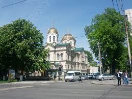 Interiorul a fost pictat in tehnica tempera in vara anului 1934. Md Orasul ChisinÄƒu Biserica Schimbarea La Fata A Mintuitorului Cupole Aurite