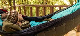 What differences should you consider between underquilts and sleeping padds in a hammock? How To Make A Diy Underquilt And Topquilt In 6 Steps Serac Hammocks