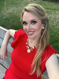 Clara Hansen's Instagram, Twitter & Facebook