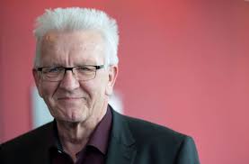 Find the perfect winfried kretschmann stock photos and editorial news pictures from getty images. Coronavirus Winfried Kretschmann Begrusst Bundes Notbremse Baden Wurttemberg Stuttgarter Zeitung