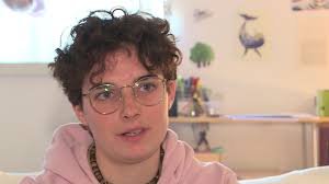 INTERVIEW. Avec son association "Speak !", l'étudiante dijonnaise Emma  Etienne entend briser "le tabou des violences sur mineurs"