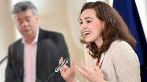 ‍ die ersten wochen werde ich mich gemeinsam mit meinem mann voll. Justizministerin Alma Zadic Zuruck Aus Babypause Oe3 Orf At